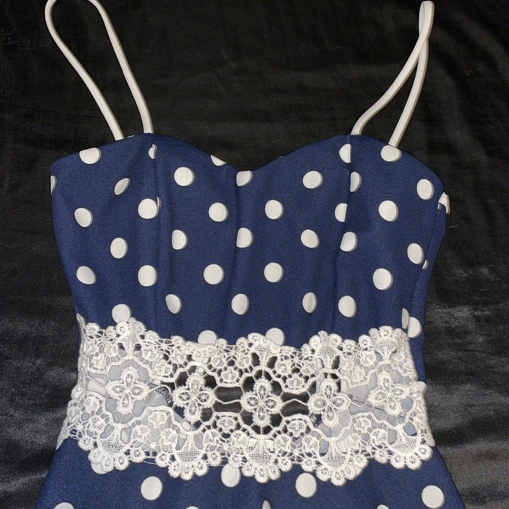 ~ 𝒞𝓊𝓉ℯ 𝓅ℴ𝓀ℴ𝒹ℴ𝓉 𝒹𝓇ℯ𝓈𝓈 𝓉𝒾ℯ𝓈 𝒻𝓇ℴ𝓂 𝒷𝒶𝒸𝓀 ~